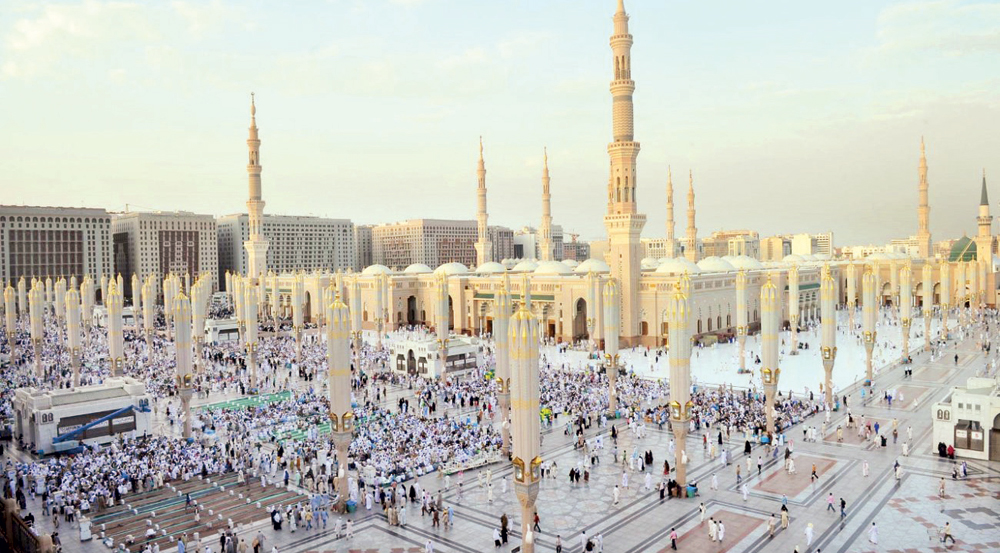 خدمات لا تنقطع
في رحاب مسجد الرسول