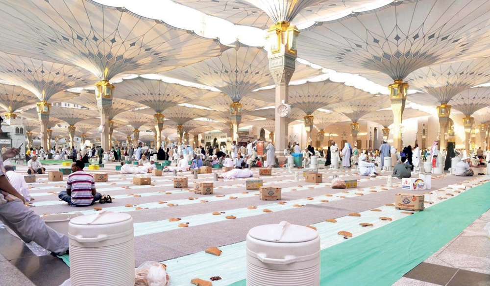 خدمات لا تنقطع
في رحاب مسجد الرسول