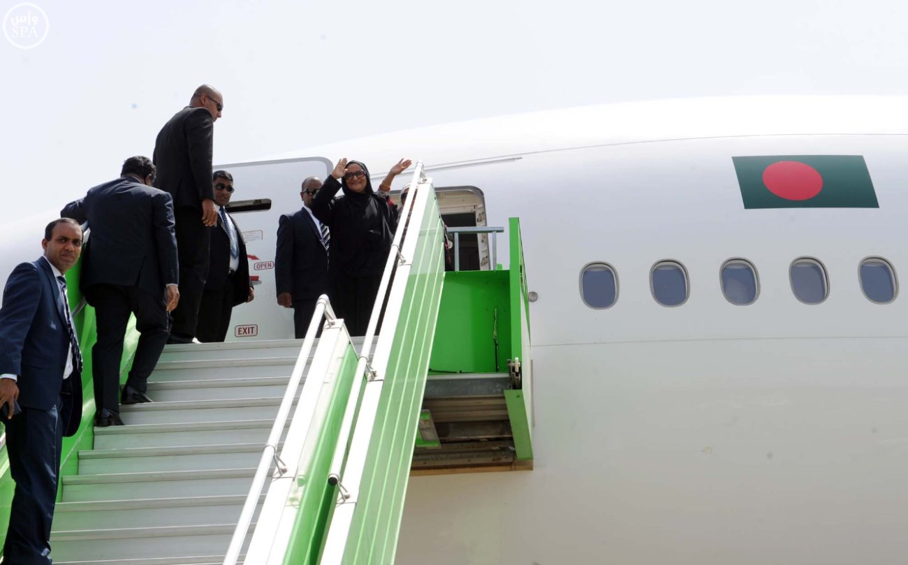 رئيسة وزراء بنجلاديش تغادر المدينة المنورة