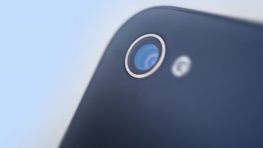 برنامج ذكاء صنعي جديد يعمل على تحويل أي هاتف ذكي إلى جهاز تتبع للعين