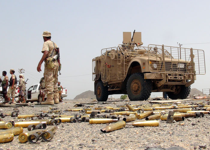 الرئيس اليمني يشيد بجهود الجيش والمقاومة والتحالف في تحرير عدن