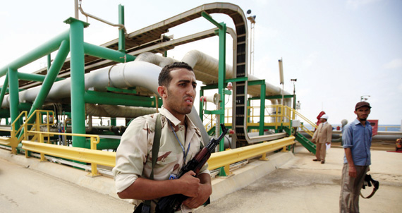 «إيني» تجلب تكتيكات المنتخب الإيطالي الدفاعية إلى عالم النفط