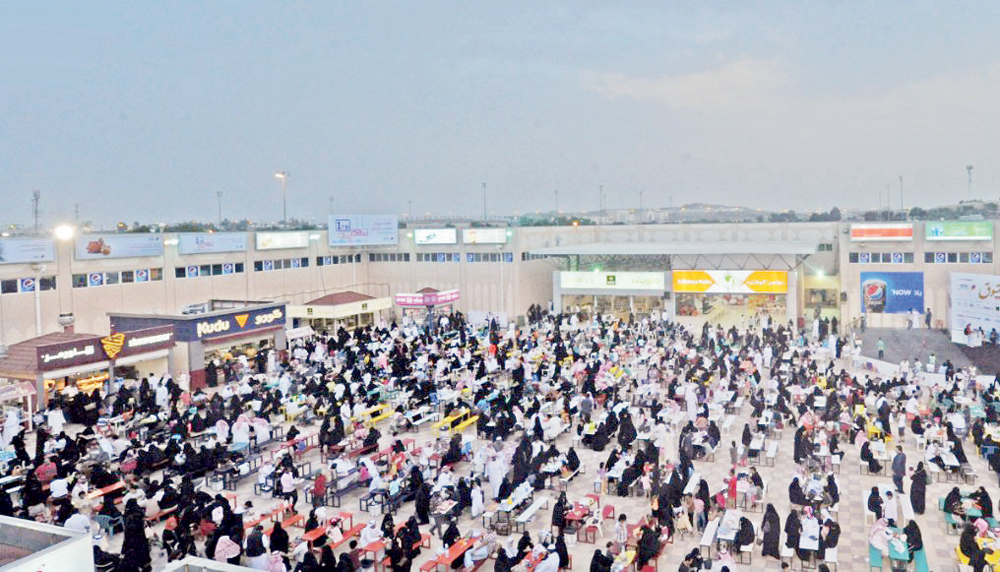 أمير عسير يرعى افتتاح مهرجان أبها للتسوق الـ 18 اليوم