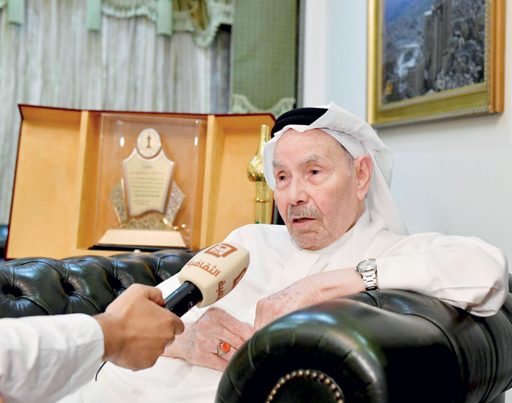 الأديب أبو مدين في لقاء مع قناة الإخبارية."واس"