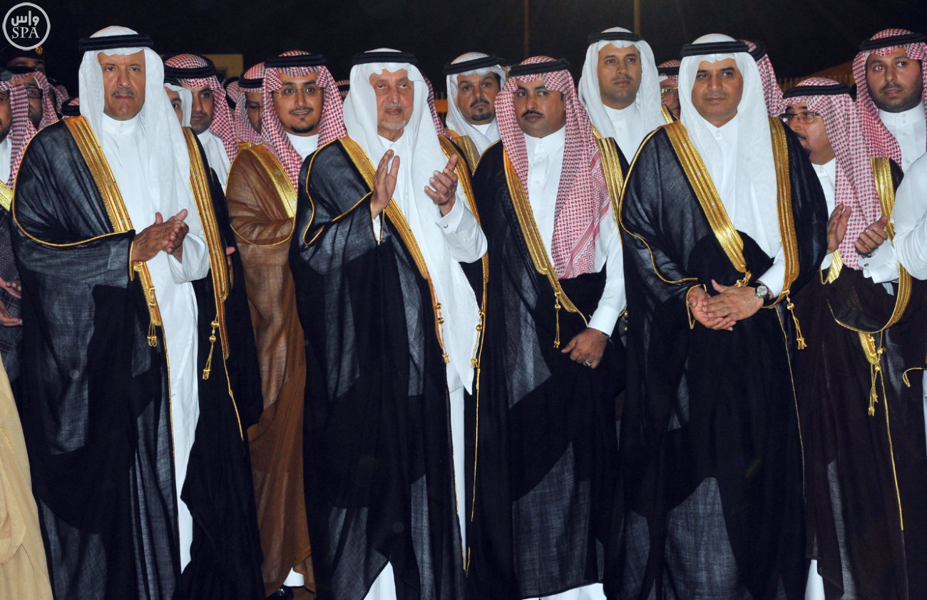 أمير مكة المكرمة يفتتح فعاليات سوق عكاظ 10