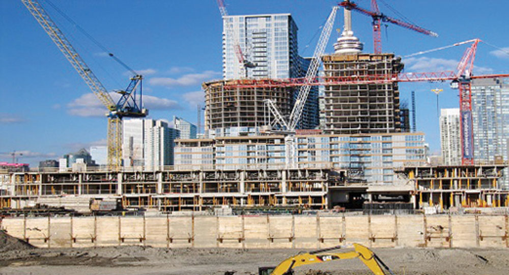 شركات مقاولات تتفاوض للاستحواذ على مثيلاتها «المتعثرة» في السوق المحلية