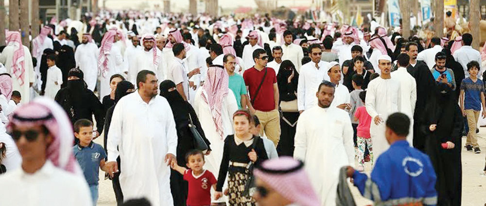 زار المهرجان 33 ألفا في يومه الأول.