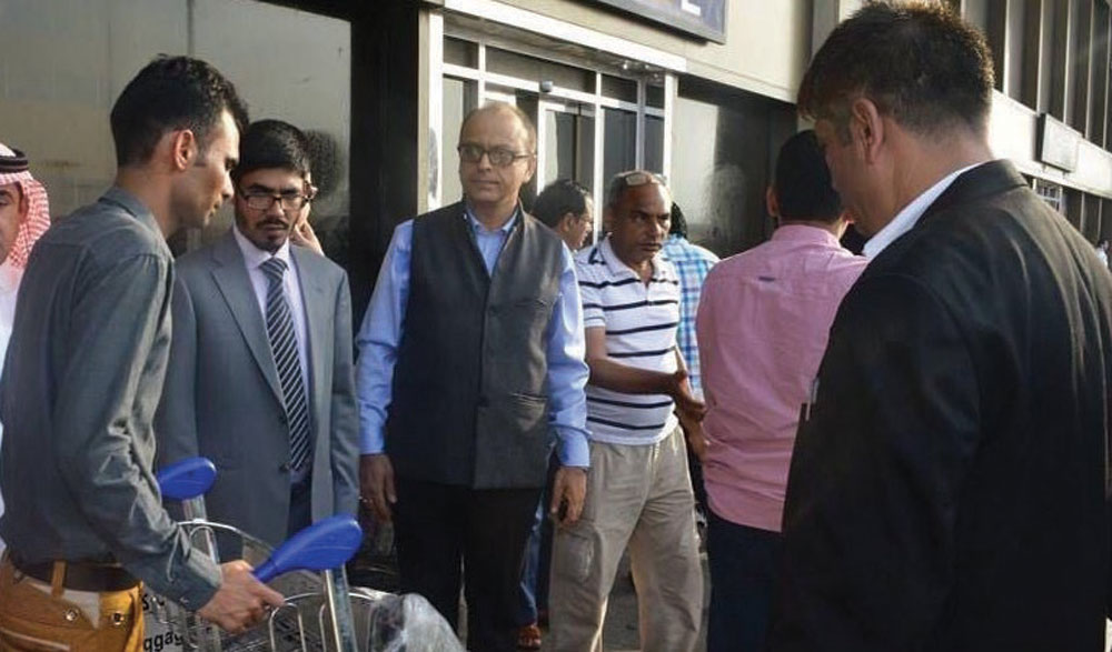 50 شركة سعودية تتفاوض لنقل كفالة العمالة الهندية المتأخرة رواتبها