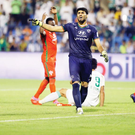 الكسار غاضب بعد استقبال ششباكه 4 أهداف.
تصوير: عيسى الدبيسي ـ «الاقتصادية»