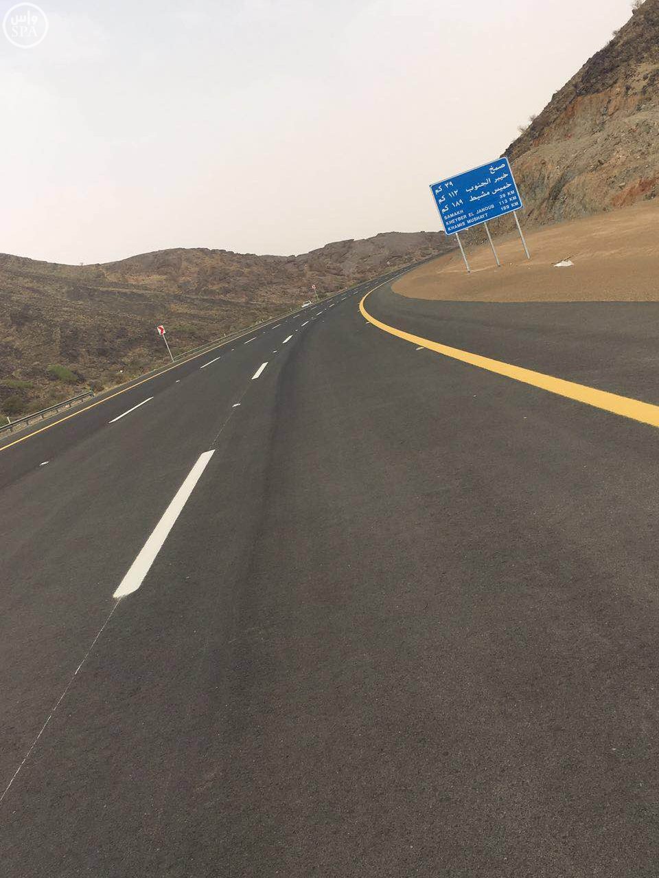 افتتاح المرحلة الأولى من مشروع ازدواج طريق بيشة خميس مشيط بطول 28 كم