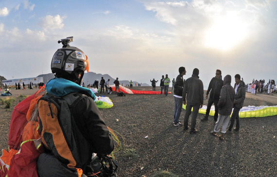 يشارك في البطولة 14 طيارا."واس"