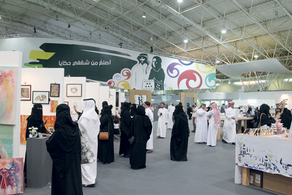 تتناول فعاليات «حكايا مسك» جملة من المنصات المعنية بصناعة المحتوى ذي القيم الثقافية والأدبية والعلمية. تصوير: إقبال حسين - «الاقتصادية»