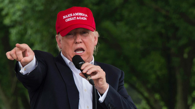 ترامب للناخبين: أعدكم بترحيل المهاجرين غير الشرعيين من اليوم الأول لرئاستي