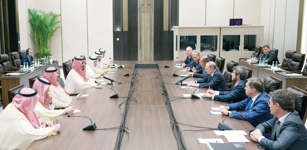 ولي ولي العهد خلال اجتماعه أمس مع الرئيس الروسي في مدينة هانغجو الصينية. تصوير: بندر الجلعود - «الاقتصادية»