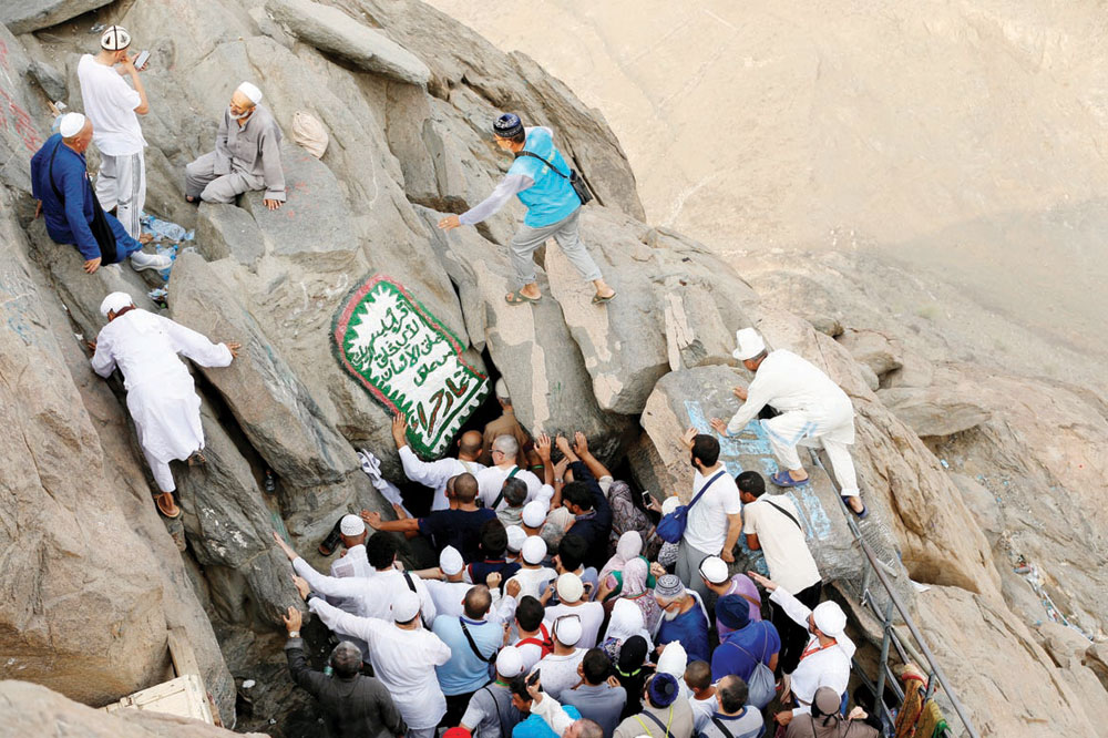 يقع جبل النور في شمال شرق المسجد الحرام.
