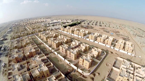 مخالفات المكاتب العقارية مازالت موجودة في بعض المخططات، خاصة التي تقع على أطراف المدن وبعيدة عن الرقابة.