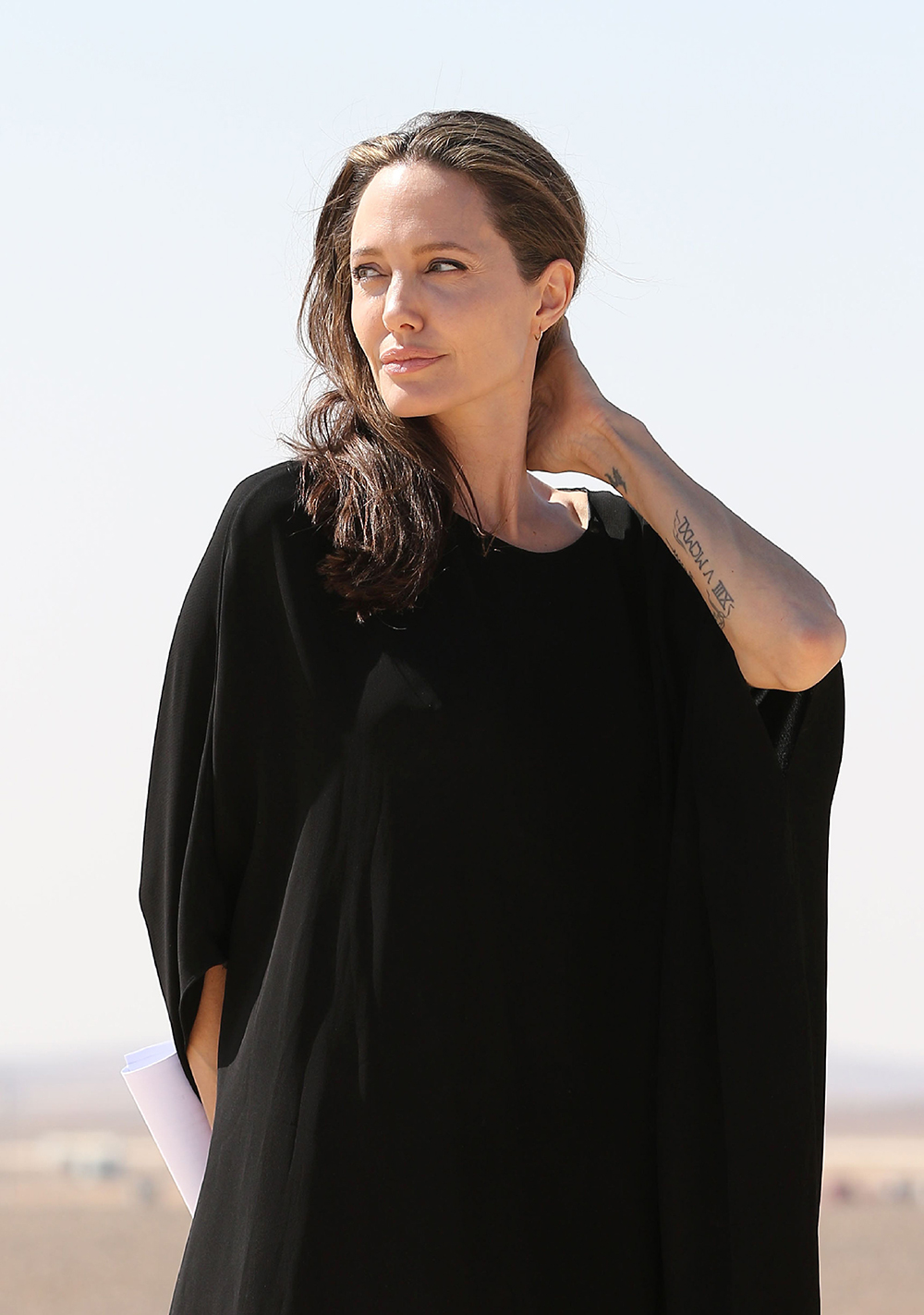 أنجلينا جولي تزور مخيم الأزرق للاجئين السوريين في الأردن