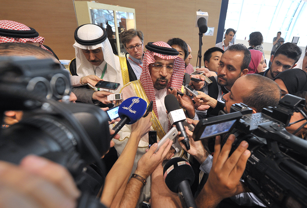 وزير الطاقة: السعودية قادرة على تحمل الاتجاه الحالي في سعر النفط