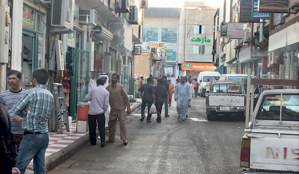 تقع السوق في قلب مدينة حائل.