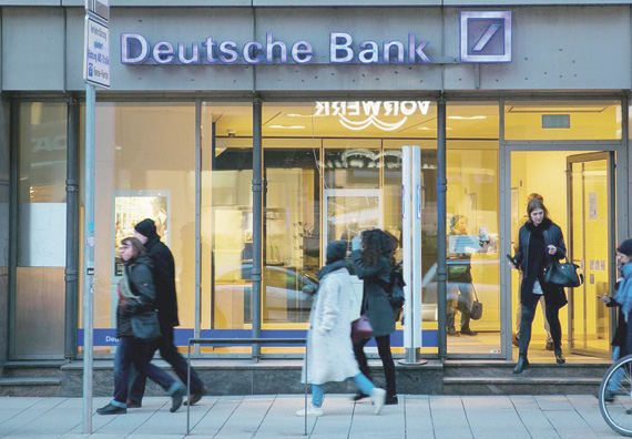"دويتشه بنك" في مأزق حقيقي بعد غرامة أمريكية بـ 14 مليار دولار. 