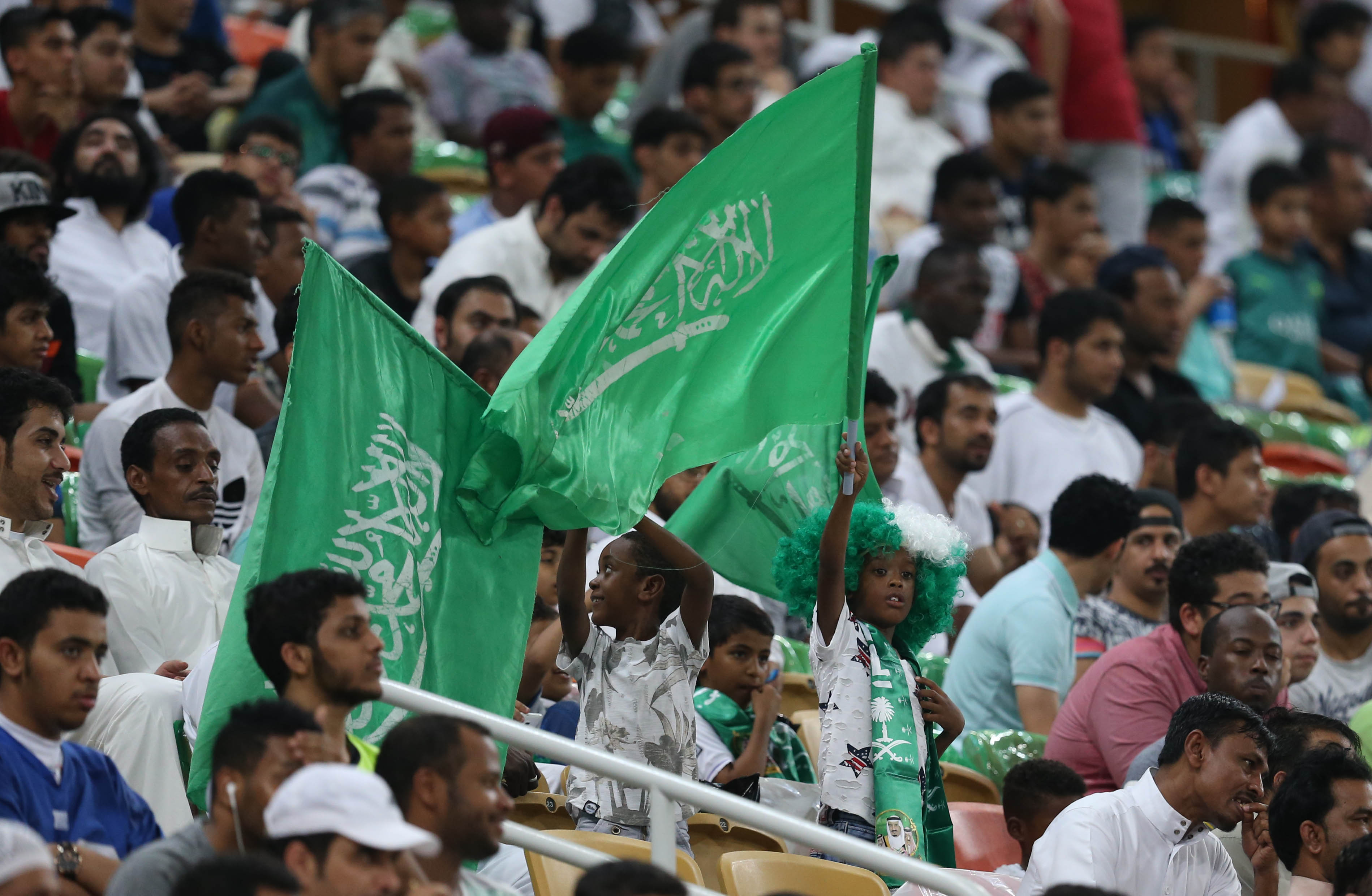 الأخضر.. متصدر لا تكلمني