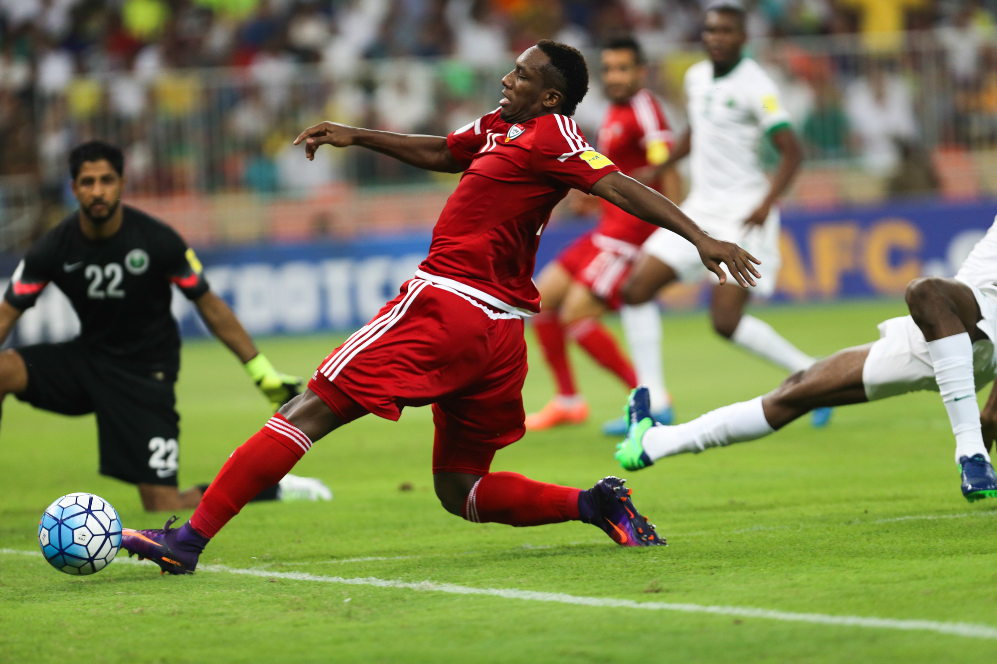 الأخضر.. متصدر لا تكلمني