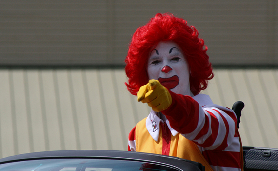 "ماكدونالدز" تخفي شخصيتها الشهيرة بسبب تكاثر المهرجين