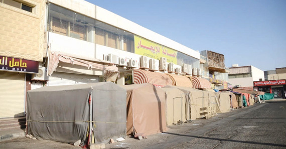 تراوح تكلفة المخيم بين 150 و 300 ألف ريال. تصوير: نايف السلحوب - "الاقتصادية"