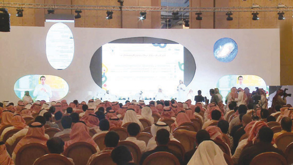 تناقش فعاليات الملتقى، في جلستين حواريتين، واقع الإنتاج المرئي وأبعاده المتعددة، بما في ذلك صناعة وتجديد الأفكار.