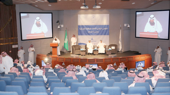 جانب من لقاء جمع أعضاء المجلس بالمواطنين.