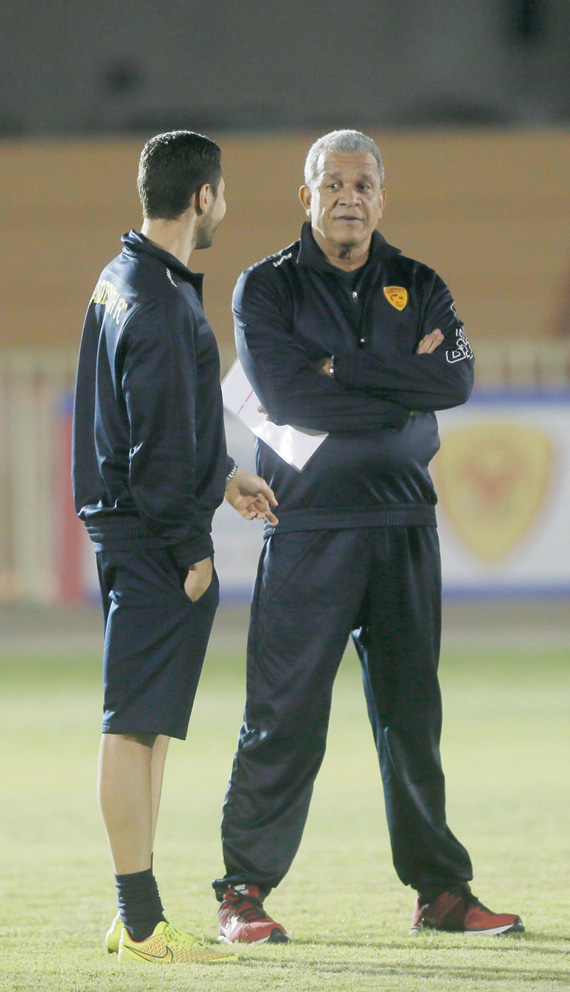 البرازيلي آنجوس خلال تدريب القادسية أمس الأول.