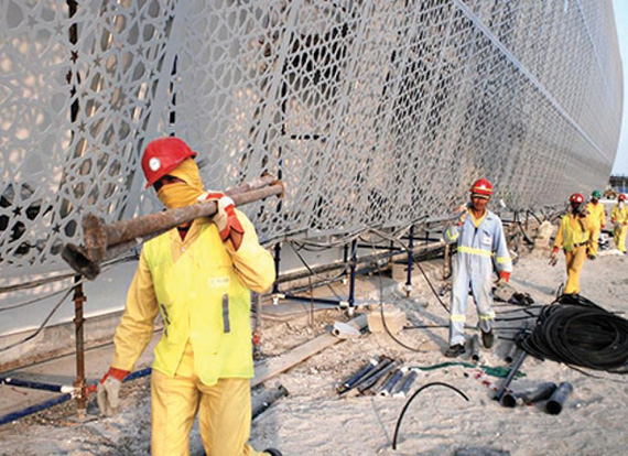 تعتمد وزارة العمل على أربعة مصادر في ملاحظتها وتعاملها مع الشركات، بينها خطابات السفارات وإمارات المناطق.