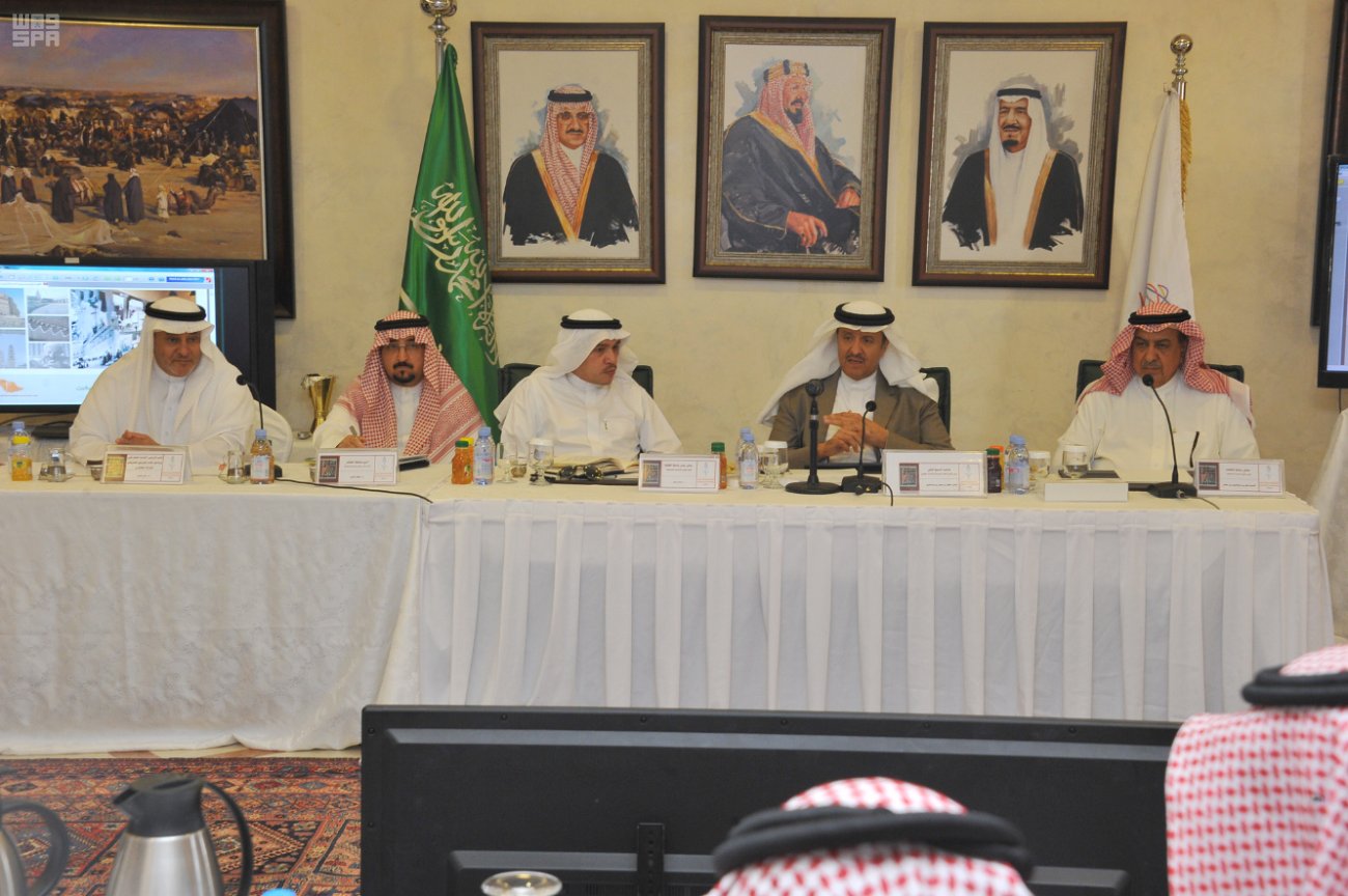 رئيس الهيئة العامة للسياحة يرأس ورشة عمل لبلورة مستقبل سوق عكاظ