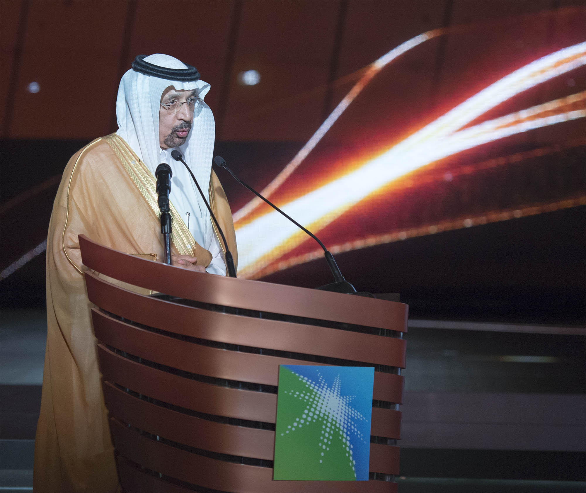 الملك يدشن مشاريع بترولية بقيمة 160 مليارا ومركز الملك عبدالعزيز الثقافي