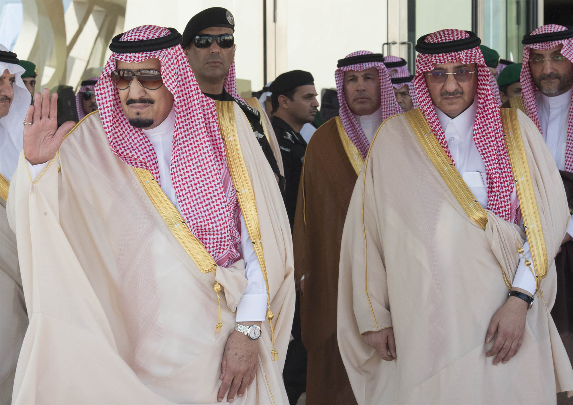 الملك يدشن مشاريع بترولية بقيمة 160 مليارا ومركز الملك عبدالعزيز الثقافي