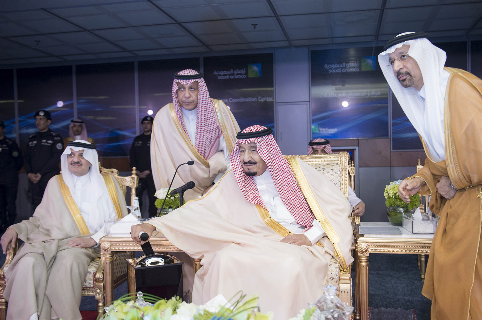 الملك يدشن مشاريع بترولية بقيمة 160 مليارا ومركز الملك عبدالعزيز الثقافي