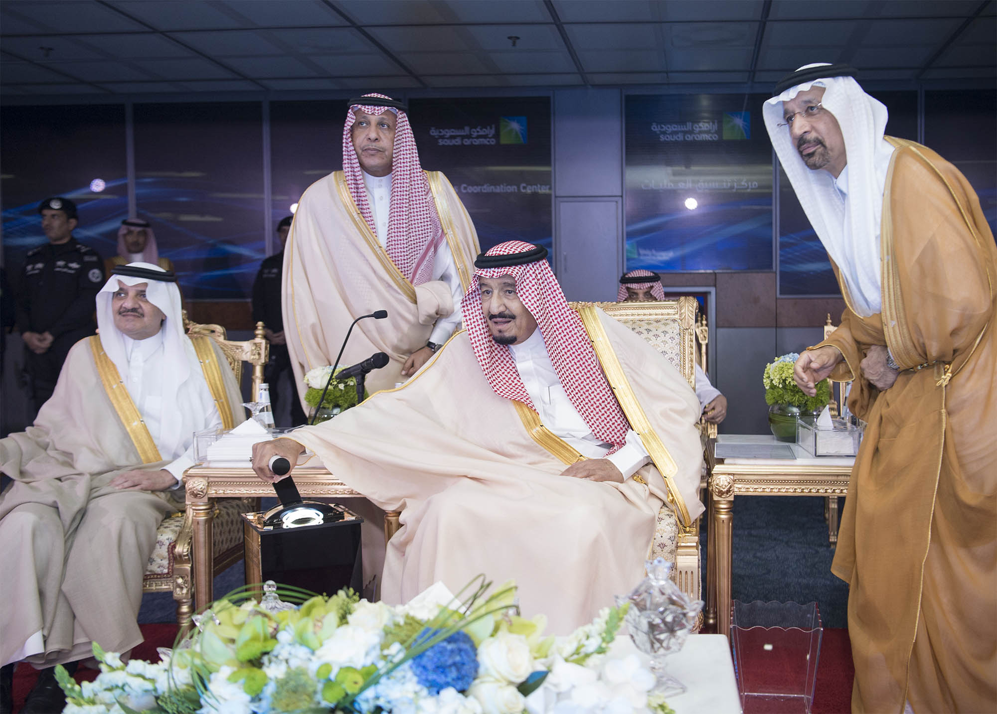 الملك يدشن مشاريع بترولية بقيمة 160 مليارا ومركز الملك عبدالعزيز الثقافي