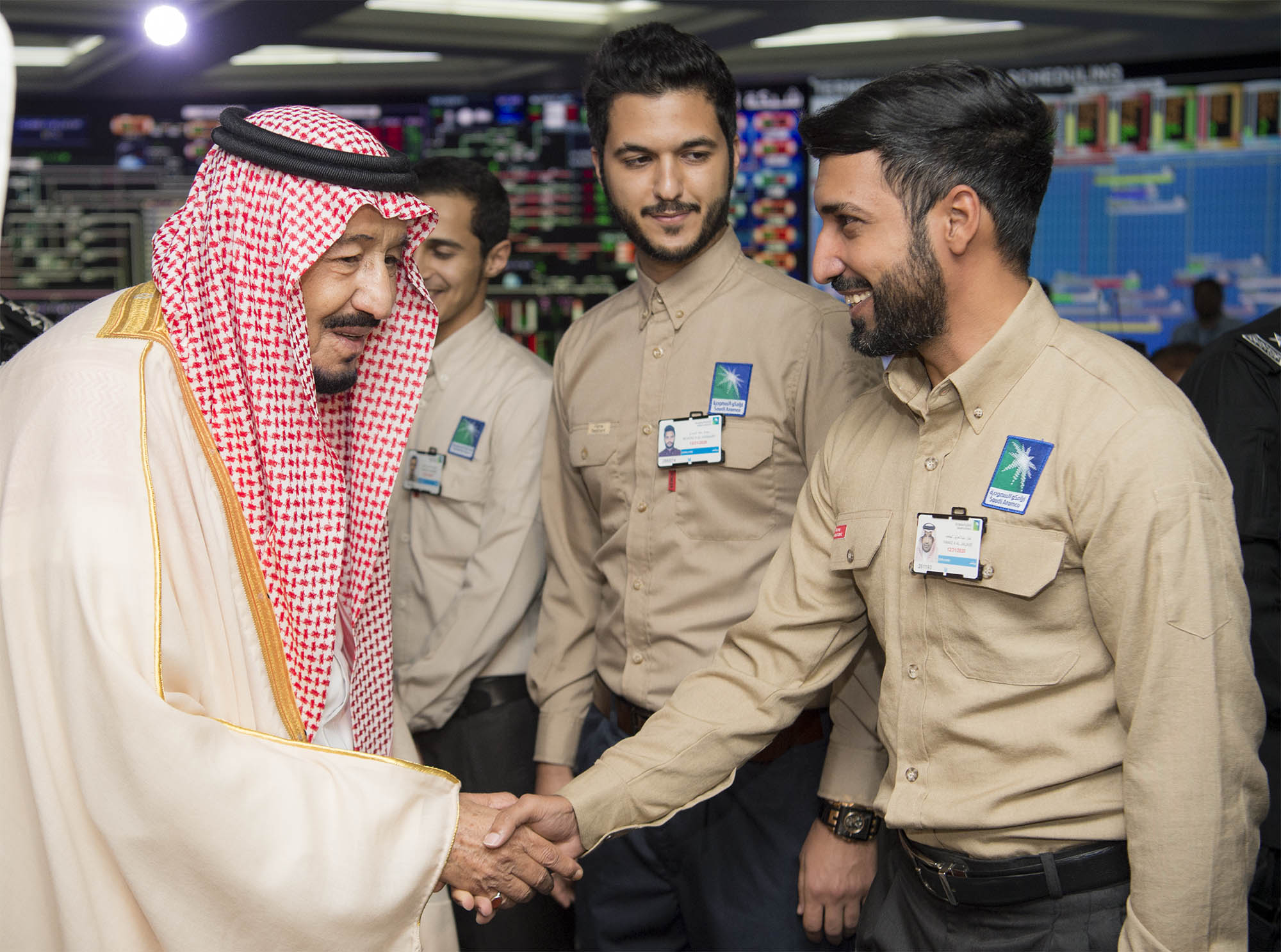 الملك يدشن مشاريع بترولية بقيمة 160 مليارا ومركز الملك عبدالعزيز الثقافي