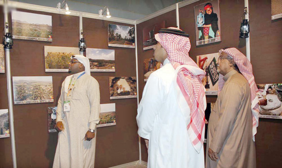 يعمل الملتقى على تشجيع وتحفيز المصورين لإبراز ما تتمتع به المملكة من مواقع سياحية.