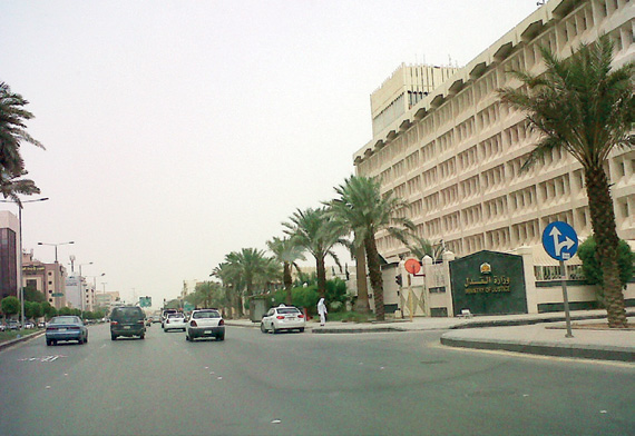 عقدت "العدل" ورشة عمل لدراسة أهم المعوقات التي تواجه المحاكم مع قضايا الأسرة."الاقتصادية"