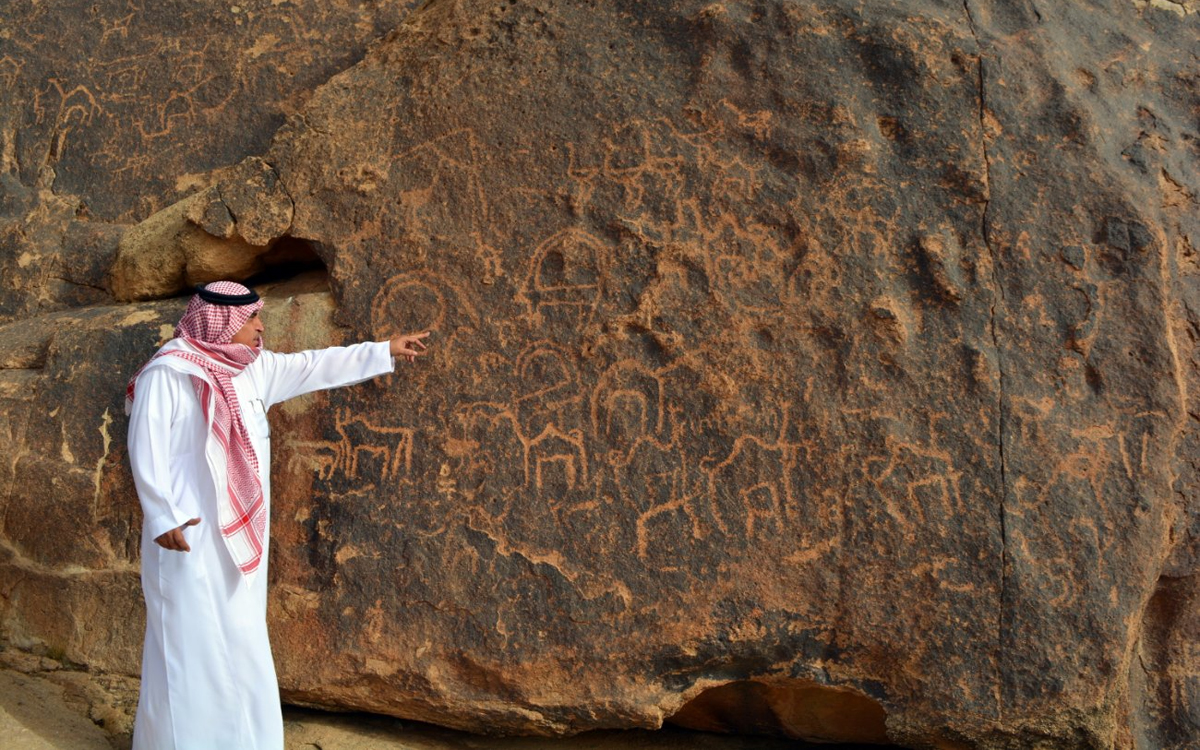 رسومات "جبل سواج" الثمودية الرائعة تبهر زوار رس القصيم