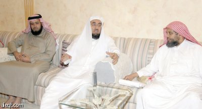 لا أنسى علقة ساخنة تلقيتها من والدي أنقذتني من الدلع