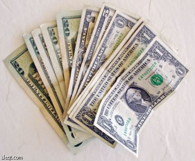 توقعات بتباطؤ التمويل الخارجي لدول الخليج في الأجل المتوسط بسبب الأزمة العالمية