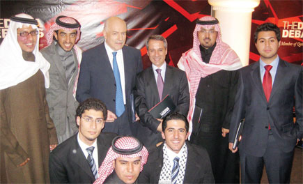 جامعة اليمامة تشارك في مناظرة مع جامعة كارنيجي في الدوحة