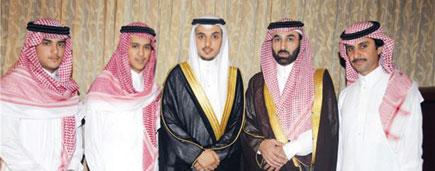 الدخيل يحتفل بزفافه