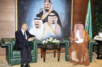 فيصل بن عبد الله يبحث التنسيق الإغاثي مع منظمة المؤتمر الإسلامي