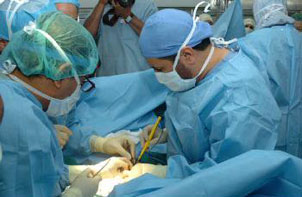 نجاح عملية فصل التوأم السيامي المصري حسن ومحمود