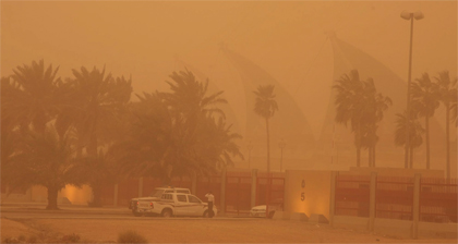 "عاصفة ترابية" تؤجل موقعة الهلال وسابا 22 ساعة