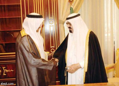 خادم الحرمين يتسلم رسالة من الشيخ خليفة بن زايد