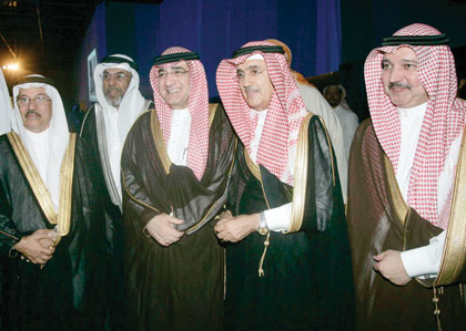 الأمير خالد الفيصل يكرم التركي والفضل في ليلة وفاء كبيرة